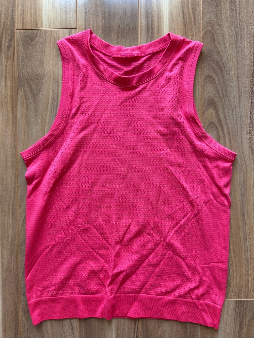 Lululemon Breeze By Muscle Tank II *Squad - size 6